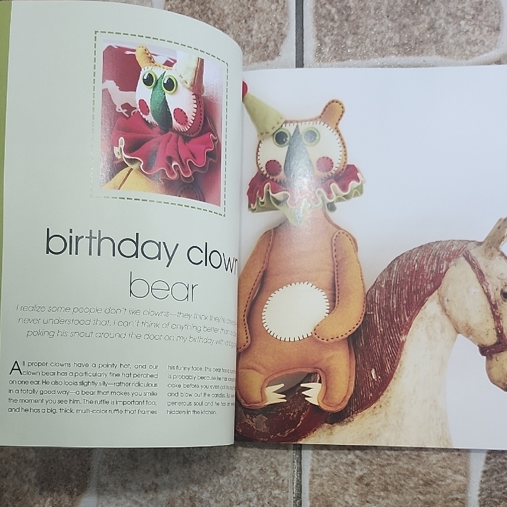 Book Colorful Felt Animal Patterns in Red and Blue - Picture 3 of 5